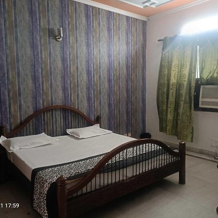 Oyo Metro View Residency Near Snow World Otel Noida Dış mekan fotoğraf