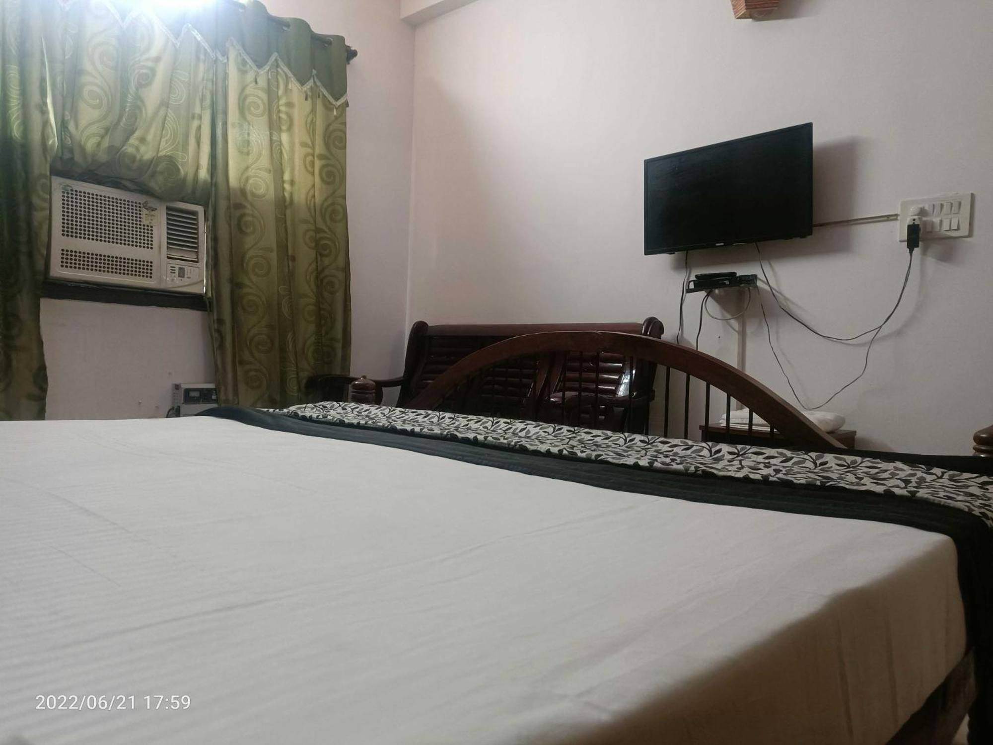 Oyo Metro View Residency Near Snow World Otel Noida Dış mekan fotoğraf