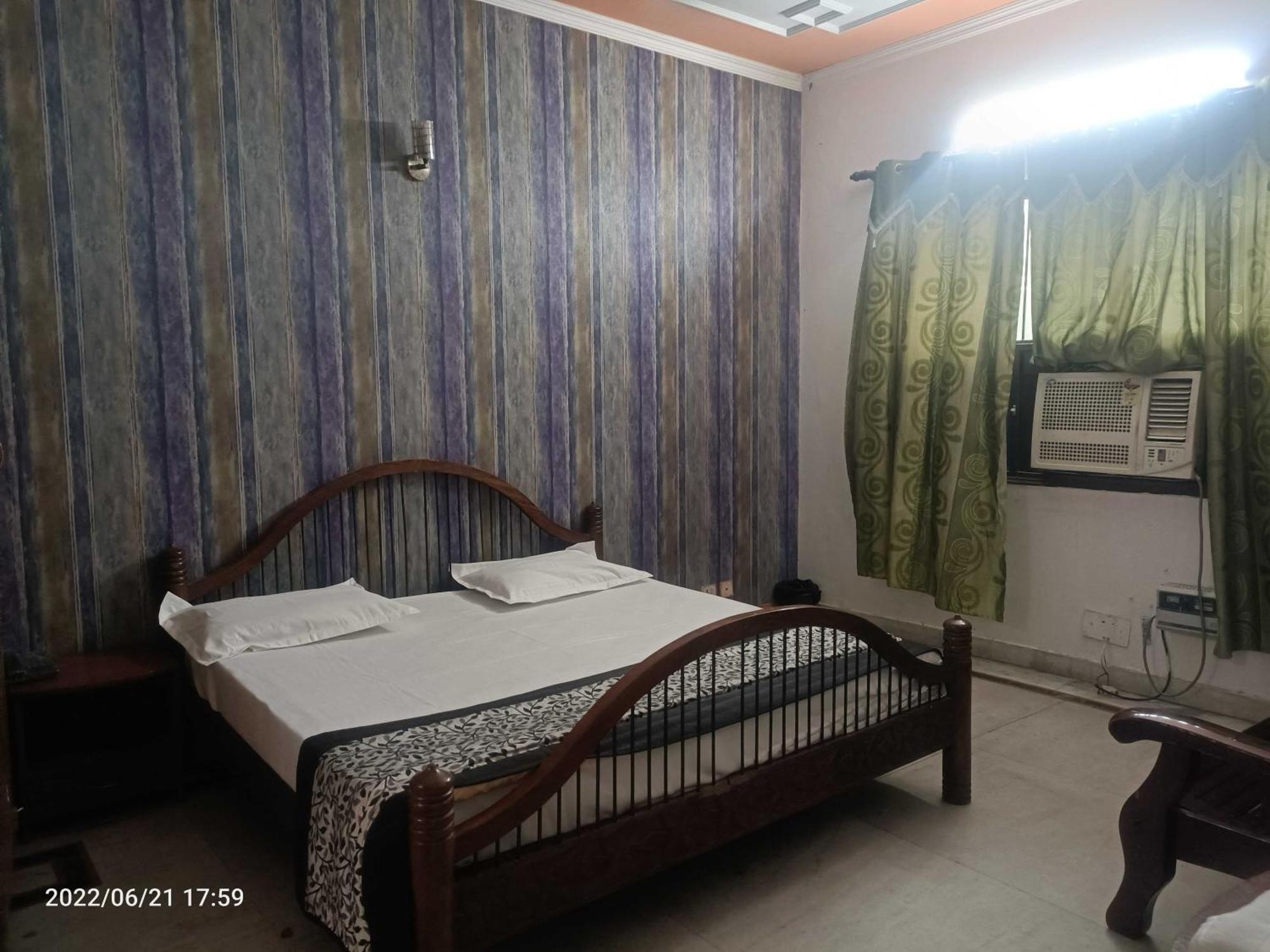 Oyo Metro View Residency Near Snow World Otel Noida Dış mekan fotoğraf