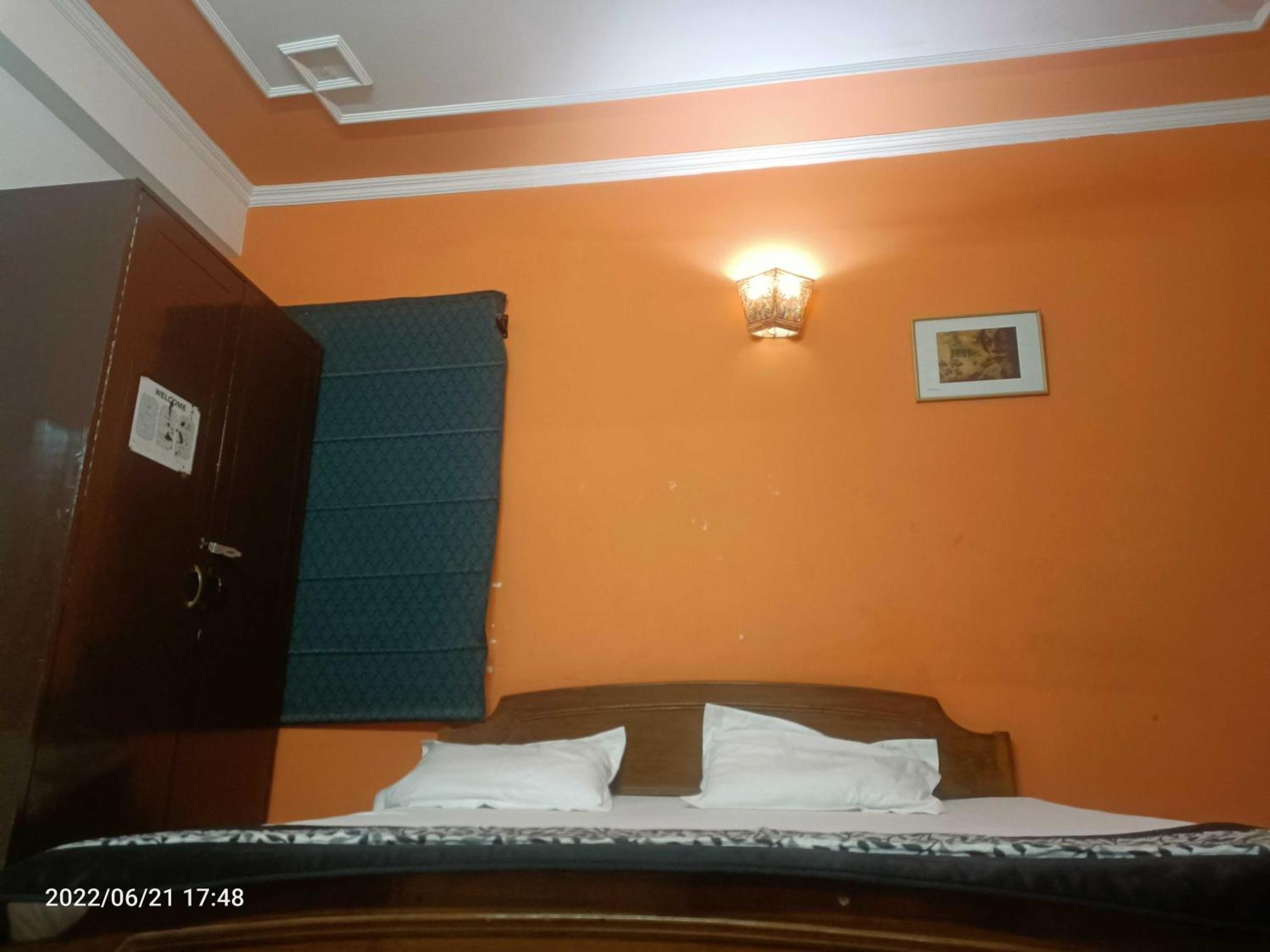 Oyo Metro View Residency Near Snow World Otel Noida Dış mekan fotoğraf