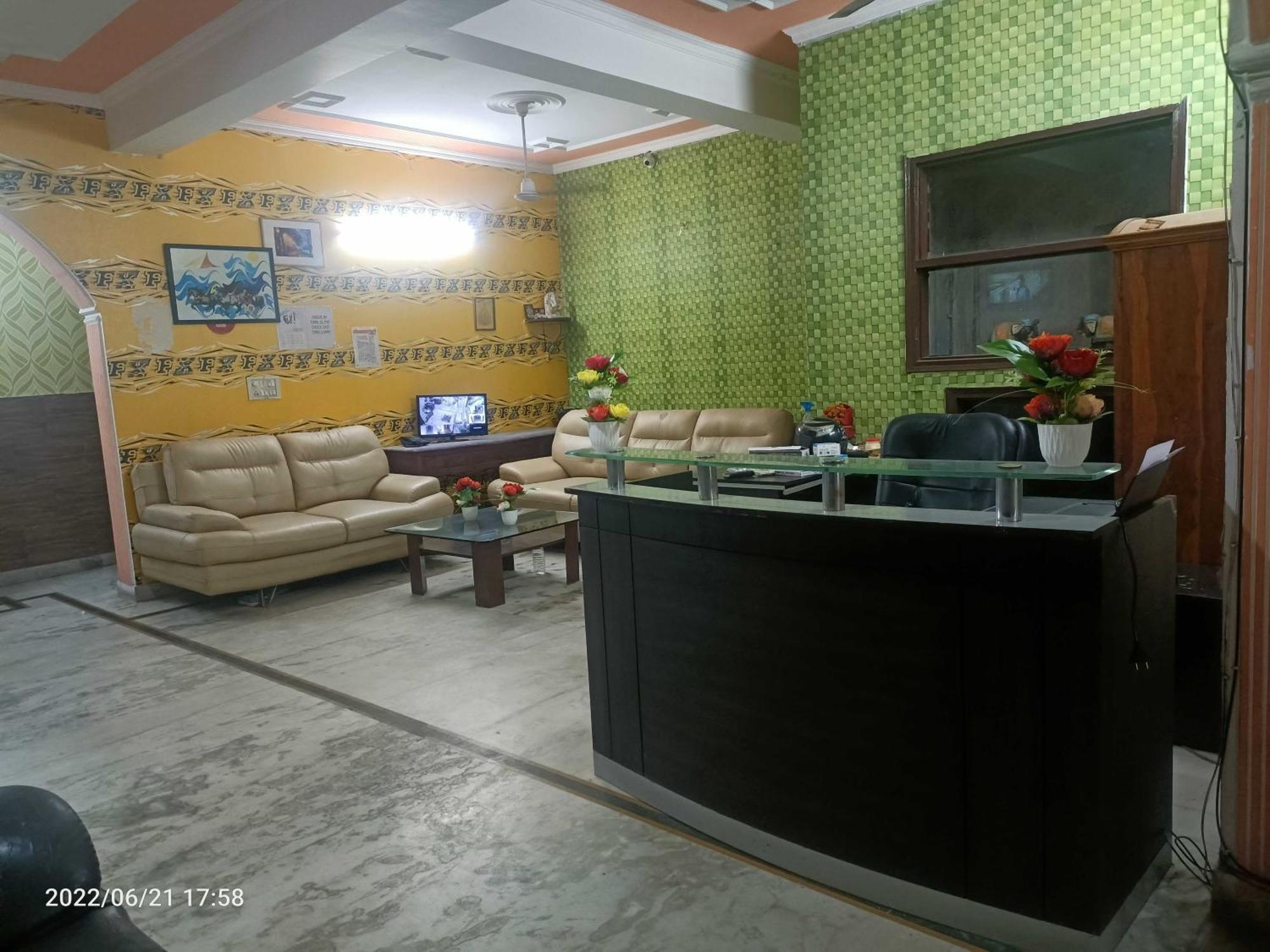 Oyo Metro View Residency Near Snow World Otel Noida Dış mekan fotoğraf